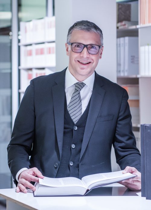 1 Dr. Iur. Rudolf Kunz Rechtsanwalt Und Notar, LL.M Fachanwalt SAV Erbrecht Mediator SAV