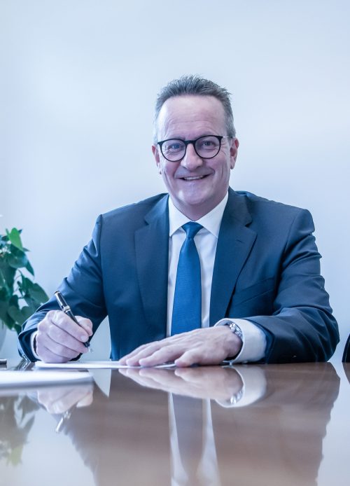 2 Dr. Iur. Martin Schmid Rechtsanwalt Und Ständerat