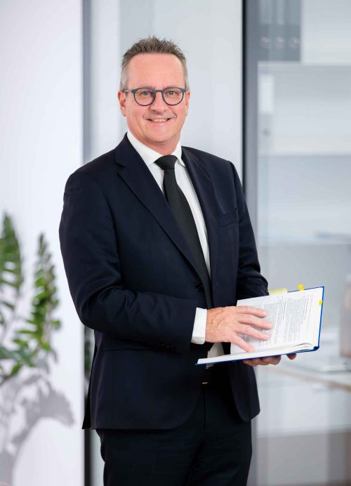 Dr. iur. Martin Schmid